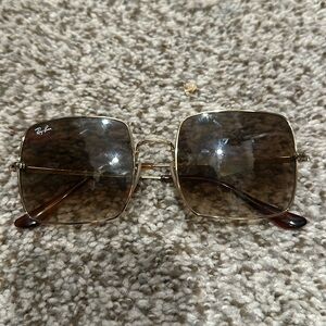 Gold/brown square raybans
